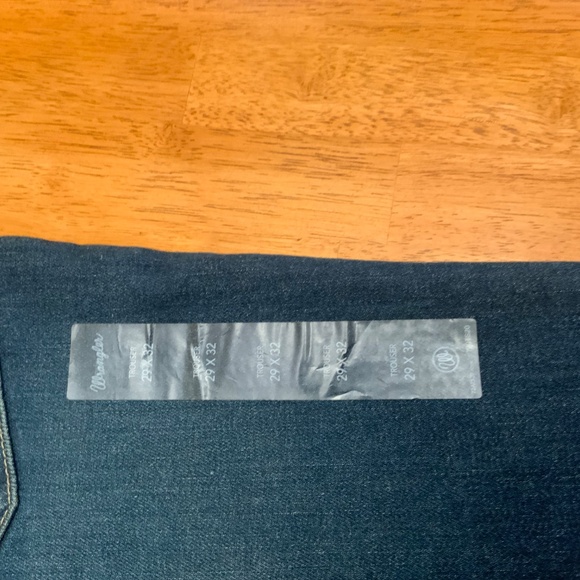 Wrangler ladies size 29 x 32 length retro jeans - Picture 4 of 4